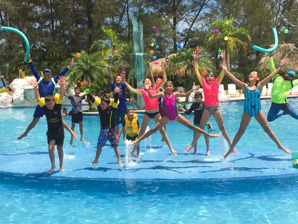 La Ensenada Beach Resort Tela Luaran gambar