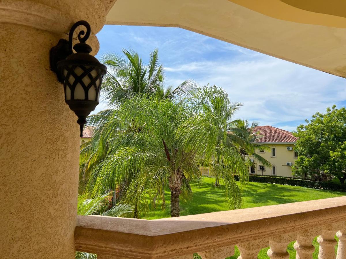La Ensenada Beach Resort Tela Luaran gambar