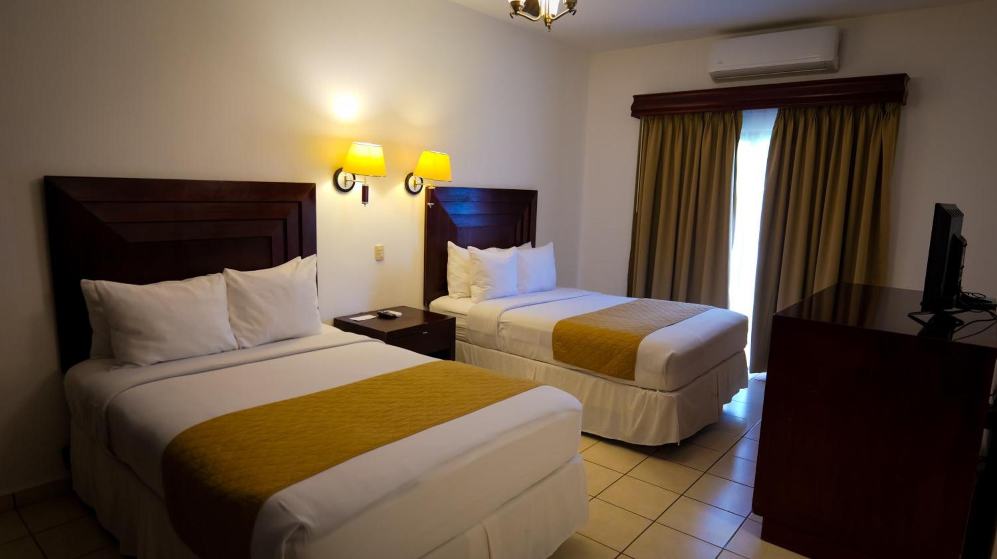 La Ensenada Beach Resort Tela Luaran gambar