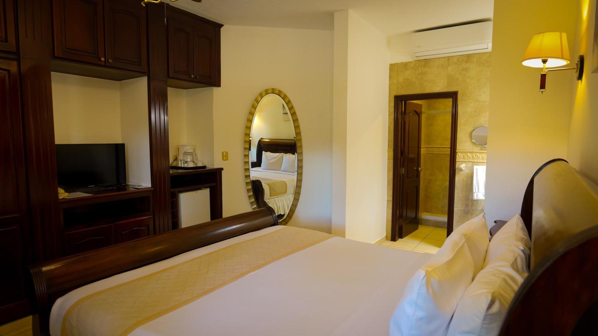 La Ensenada Beach Resort Tela Luaran gambar