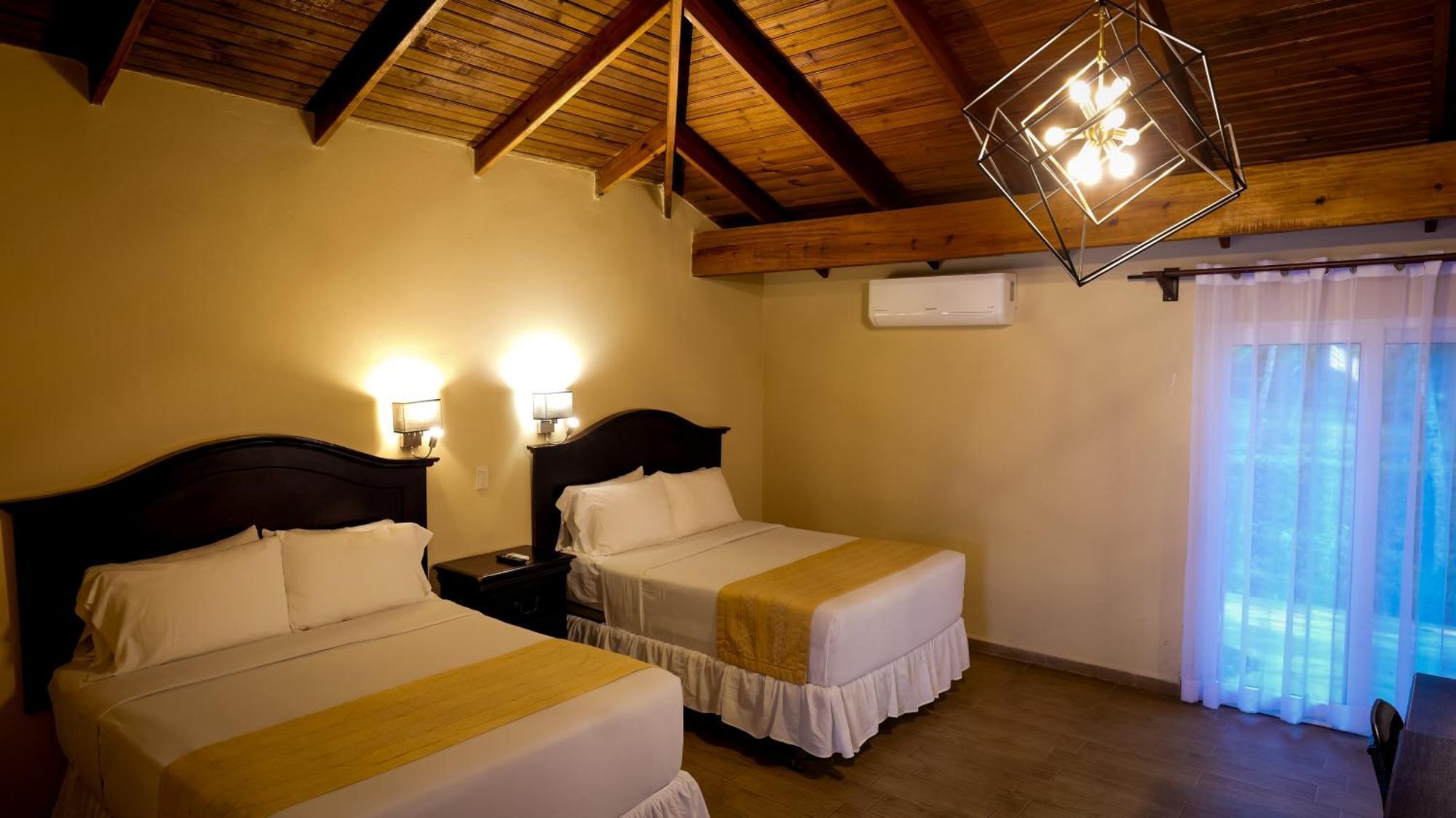 La Ensenada Beach Resort Tela Luaran gambar