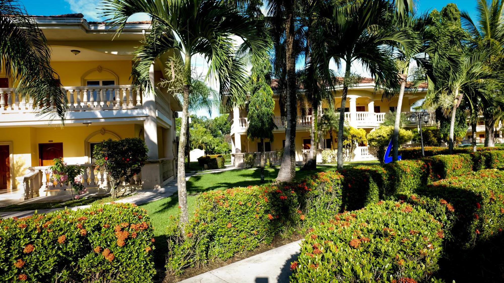 La Ensenada Beach Resort Tela Luaran gambar