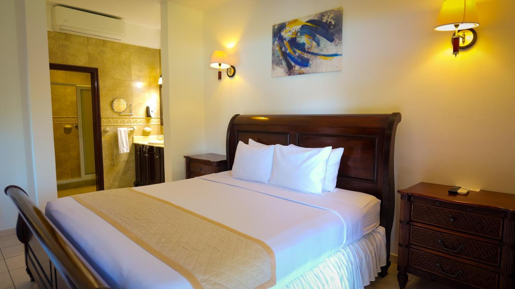 La Ensenada Beach Resort Tela Luaran gambar