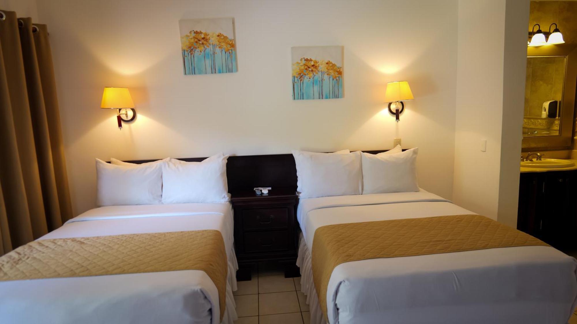 La Ensenada Beach Resort Tela Luaran gambar