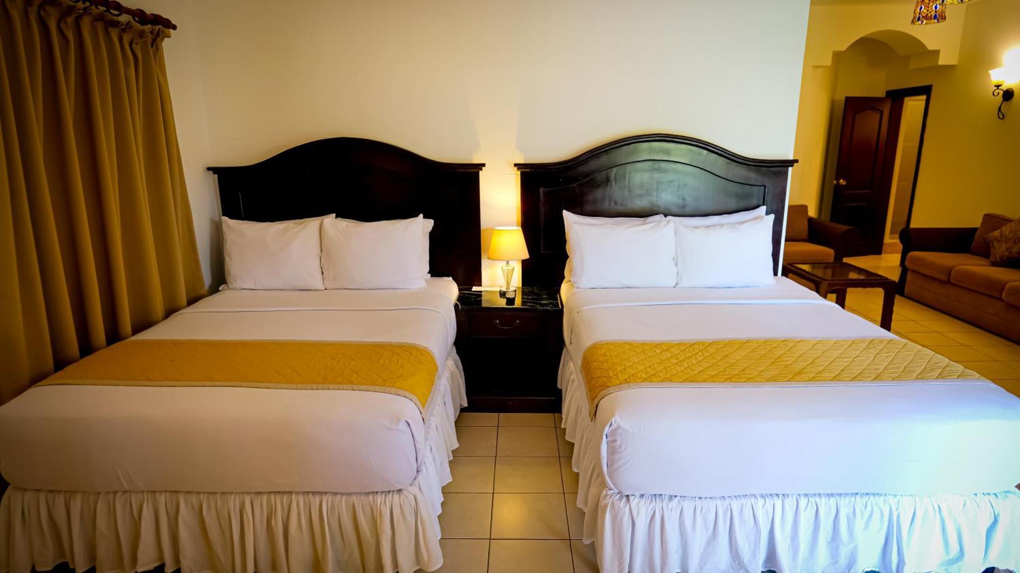 La Ensenada Beach Resort Tela Luaran gambar