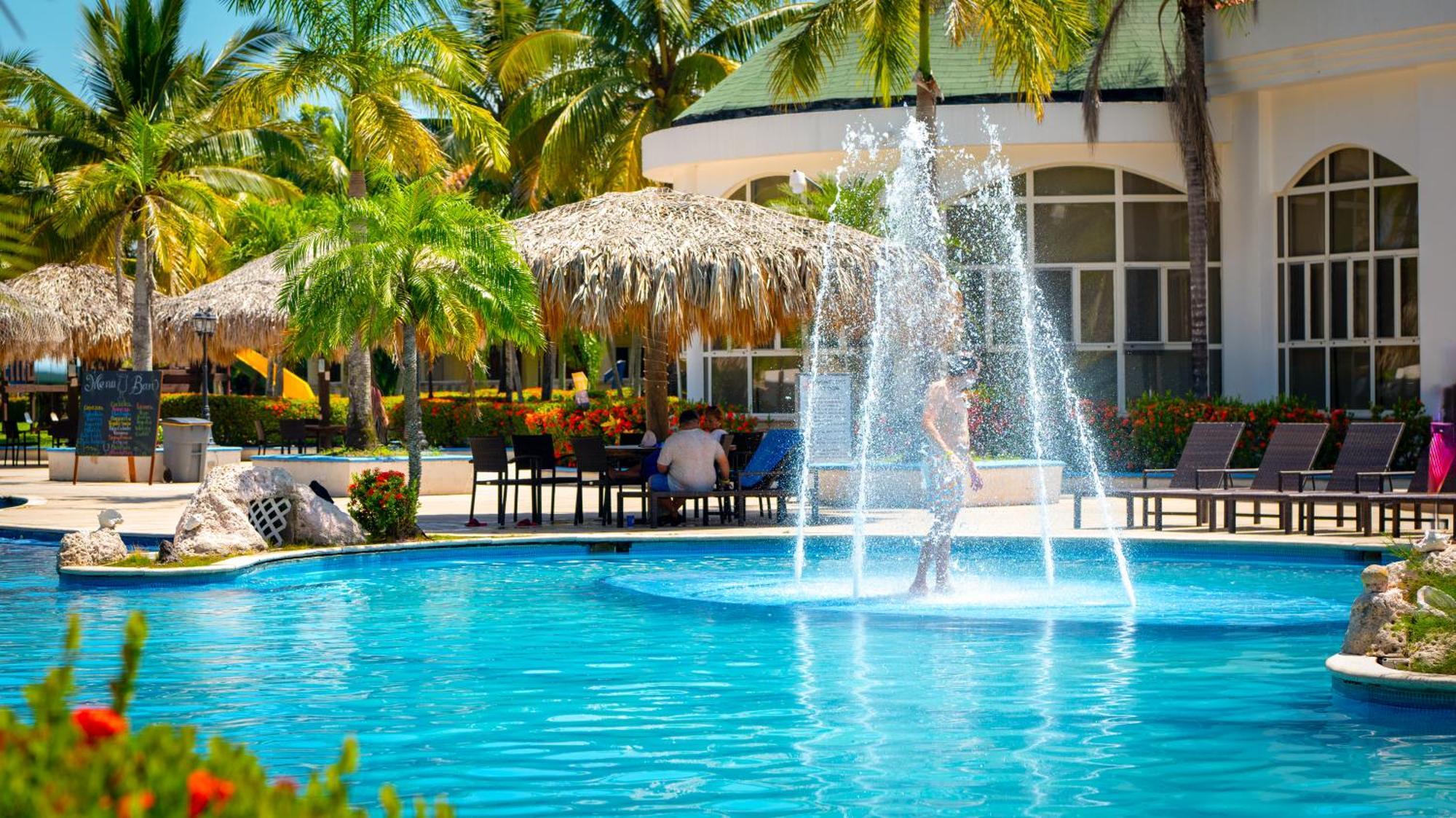 La Ensenada Beach Resort Tela Luaran gambar