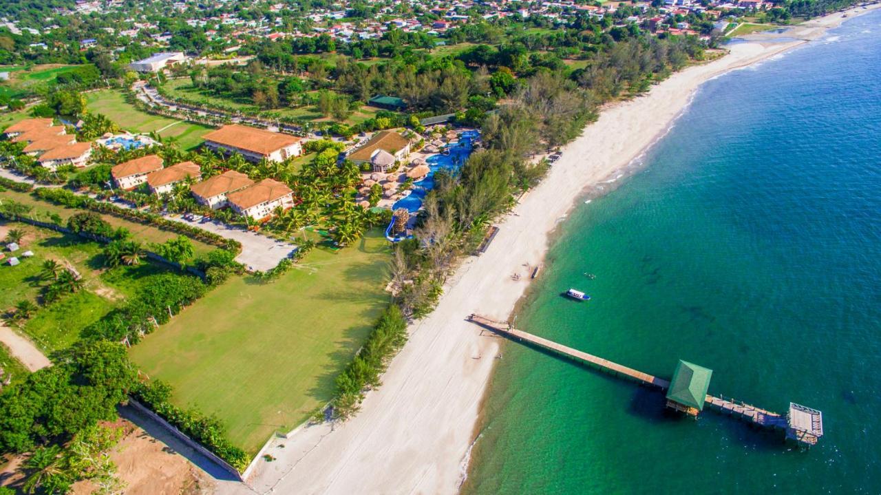 La Ensenada Beach Resort Tela Luaran gambar